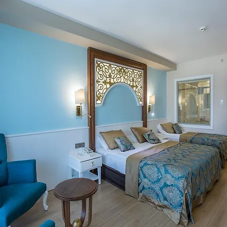 J'adore Deluxe & Hotel