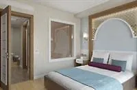 J'adore Deluxe & Hotel Titreyengol